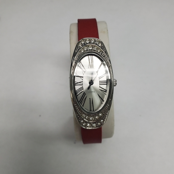 Avon Everyday Watch Red Band Evening Elegance Quartz 2010 Worn Once - Picture 5 of 8